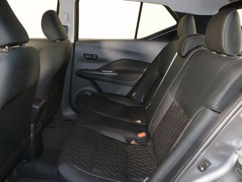 Used 2021 Nissan Kicks S image 17