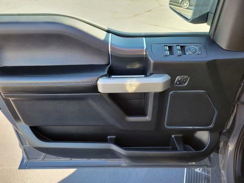 Used 2018 Ford F150 Lariat w/ Equipment Group 502A Luxury AWD/4WD image 9