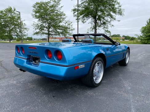 Used 1989 Chevrolet Corvette Convertible RWD image 9