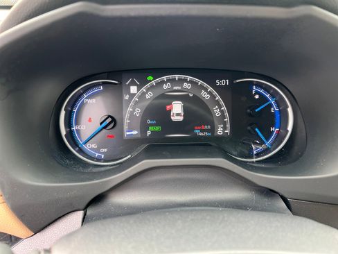 Used 2023 Toyota RAV4 LE image 15