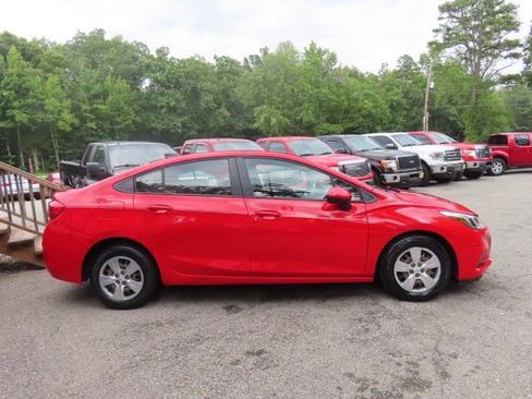 Used 2018 Chevrolet Cruze LS FWD image 6
