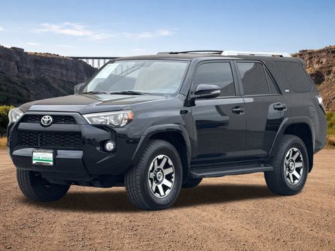 Used 2018 Toyota 4Runner SR5 Premium image 10