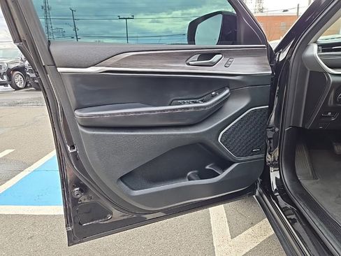 Used 2021 Jeep Grand Cherokee L Limited image 12