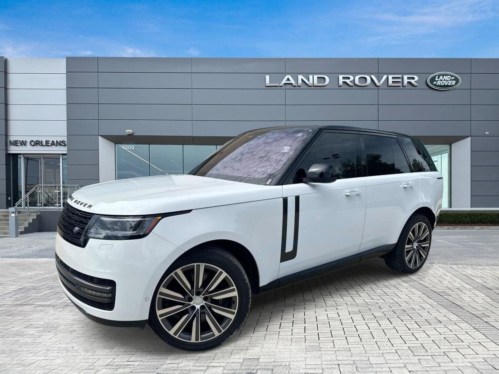 Used 2023 Land Rover Range Rover SE AWD/4WD image 1