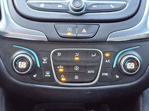Used 2024 Chevrolet Equinox LT FWD image 24