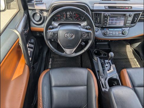 Used 2018 Toyota RAV4 SE w/ Power Extra Value Package image 8