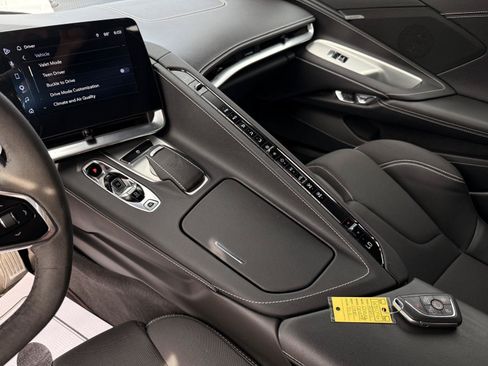 Used 2024 Chevrolet Corvette Z06 RWD image 18