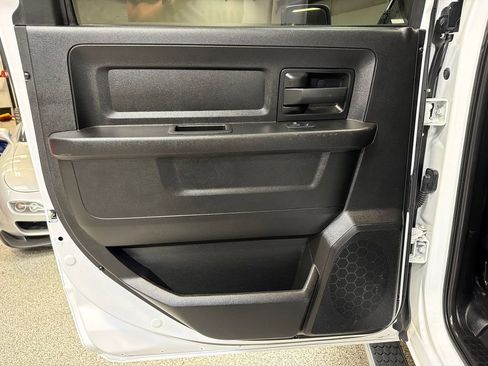 Used 2024 RAM 2500 Tradesman w/ Chrome Appearance Group AWD/4WD image 34