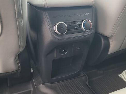 Used 2025 Ford Explorer Active w/ Active Comfort Package AWD/4WD image 23