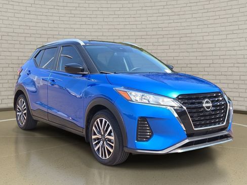 Certified 2023 Nissan Kicks SV FWD image 3