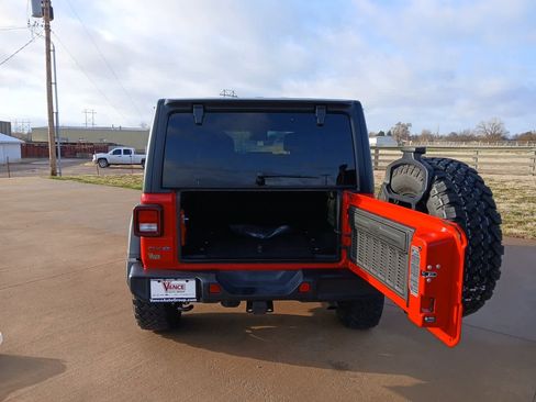 Used 2025 Jeep Wrangler Willys image 7