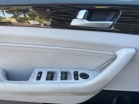 Used 2016 Hyundai Sonata Limited FWD image 12