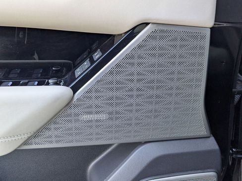 Used 2023 Land Rover Range Rover Velar HST image 14