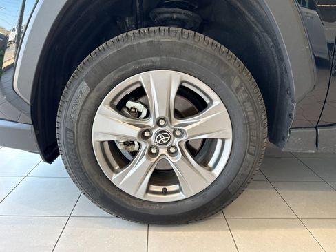 Used 2025 Toyota RAV4 XLE image 15