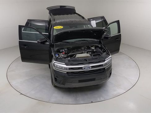 Certified 2024 Ford Expedition XLT image 48