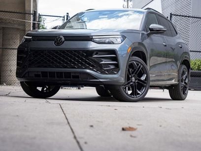 New 2025 Volkswagen Tiguan SE R-Line