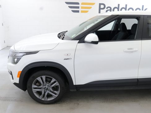 Used 2021 Kia Seltos LX image 4