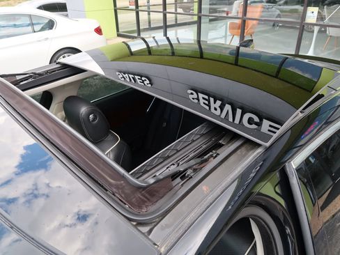 Used 2017 Jaguar XJ R-Sport image 42