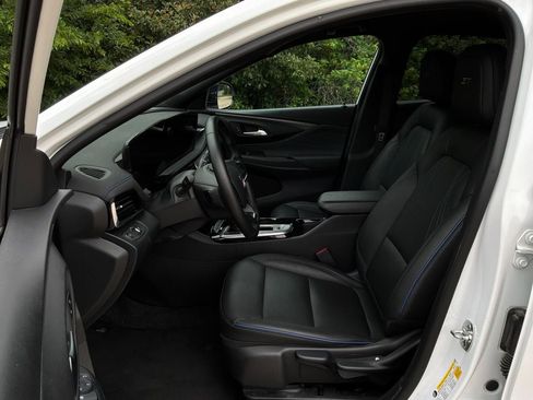 Used 2025 Buick Envista Sport Touring FWD image 10