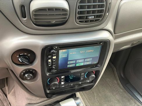 Used 2006 Chevrolet TrailBlazer LT AWD/4WD image 9