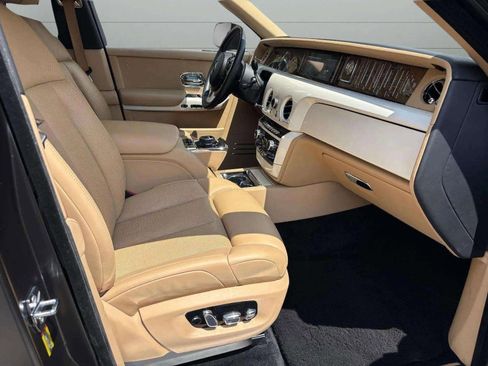 Used 2019 Rolls-Royce Phantom Sedan image 22