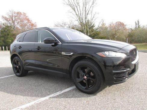 Used 2019 Jaguar F-PACE Premium image 19