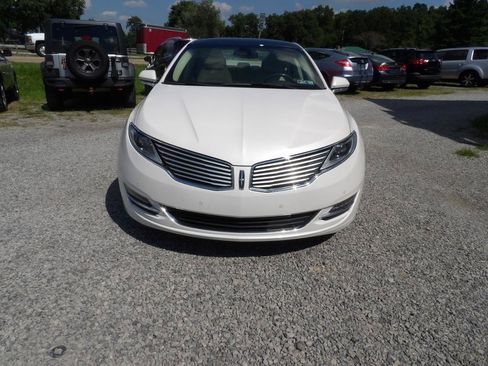 Used 2014 Lincoln MKZ AWD image 2