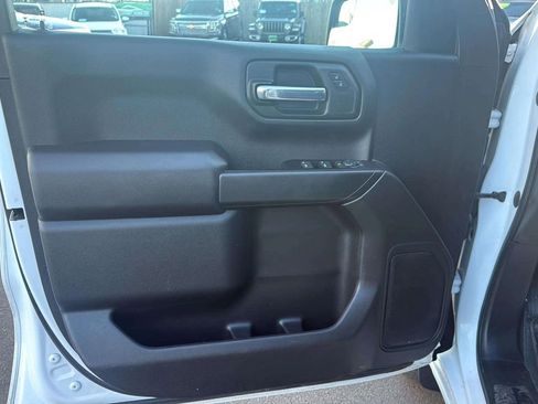 Used 2022 Chevrolet Silverado 1500 Custom w/ Safety Confidence Package image 16