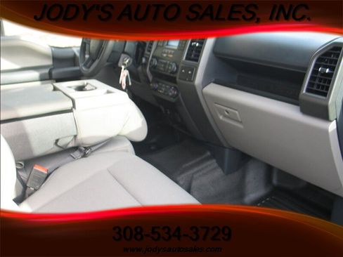 Used 2022 Ford F250 XL w/ Power Equipment Group image 20