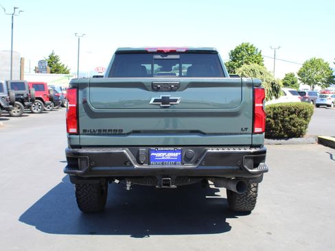 Used 2025 Chevrolet Silverado 3500 LT w/ Trail Boss Package AWD/4WD image 5