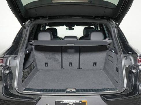 Certified 2024 Porsche Cayenne AWD/4WD image 44