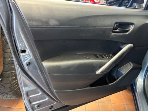 Used 2023 Toyota Corolla Cross LE FWD image 17