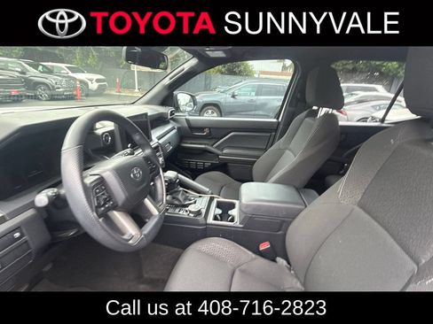 Used 2025 Toyota 4Runner SR5 AWD/4WD image 5