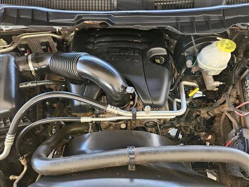 Used 2019 RAM 1500 Classic SLT AWD/4WD image 24