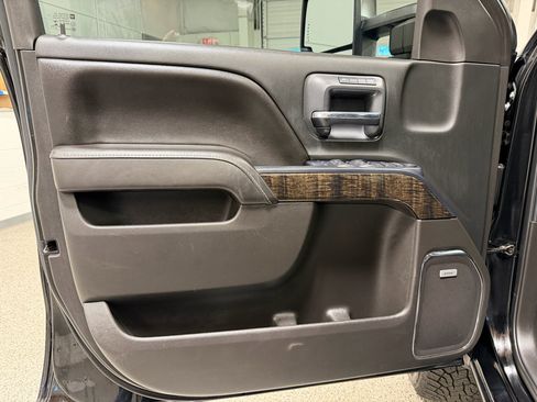 Used 2016 GMC Sierra 2500 Denali w/ Suspension Package, Off-Road image 12