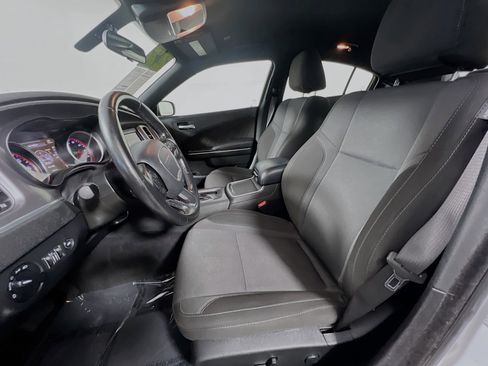 Used 2022 Dodge Charger SXT RWD image 15