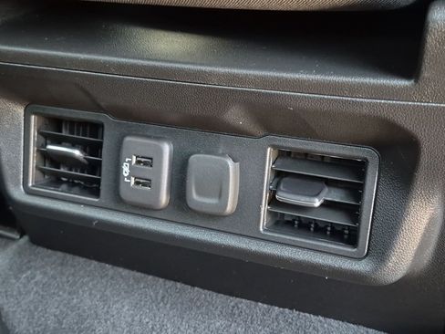Certified 2021 Chevrolet Silverado 1500 LT AWD/4WD image 28