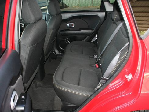 Used 2016 Kia Soul + FWD image 25