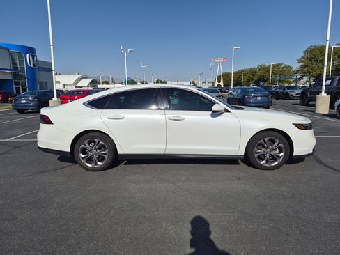 Certified 2023 Honda Accord EX image 2