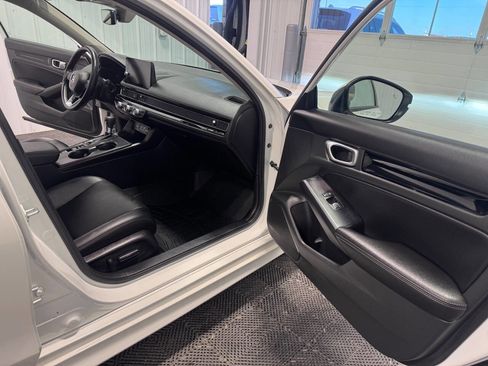 Used 2024 Honda Civic Touring image 17