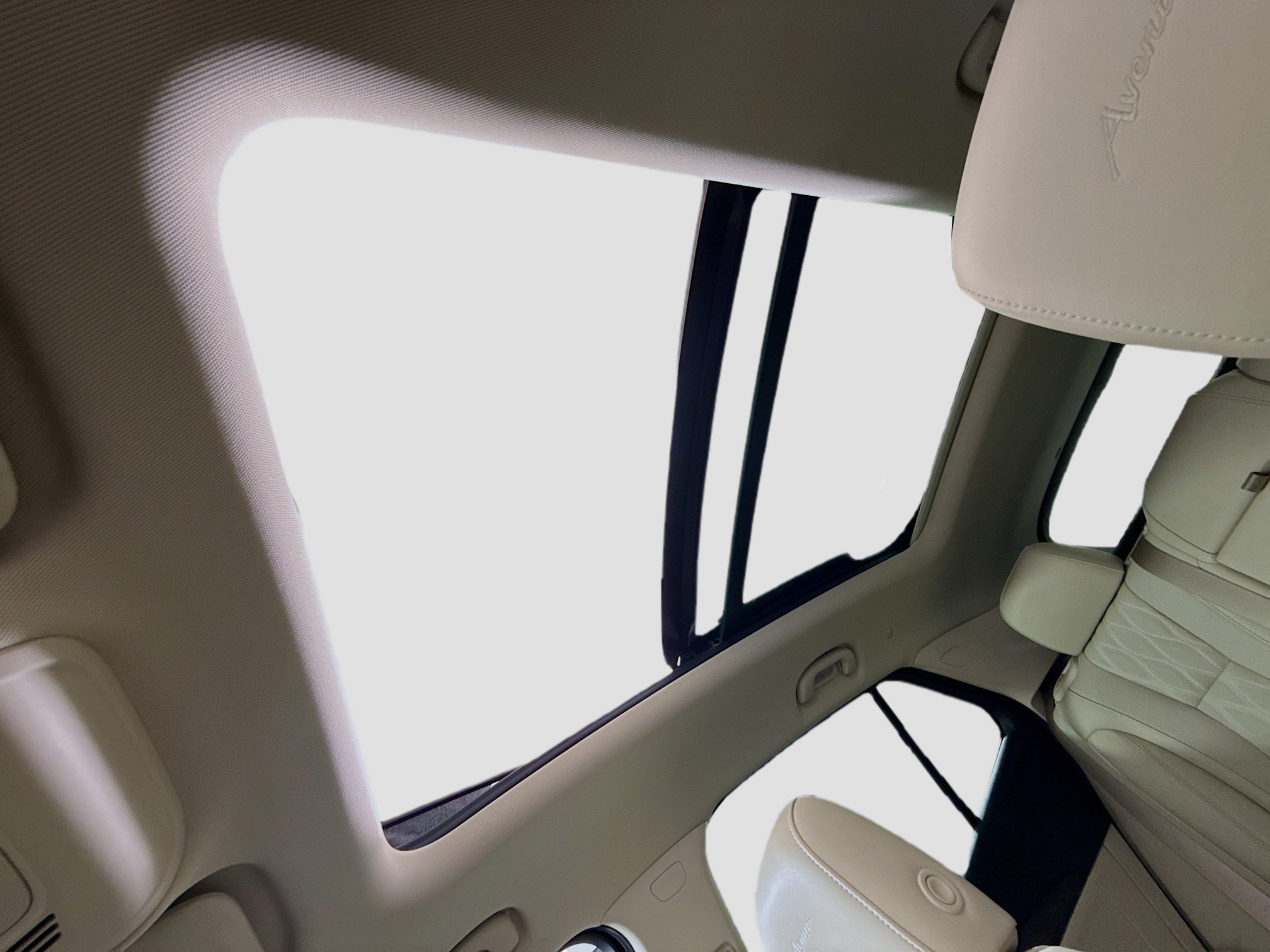Used 2023 Buick Envision Avenir FWD image 42
