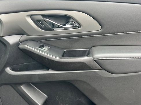 Used 2023 Chevrolet Traverse LT image 22