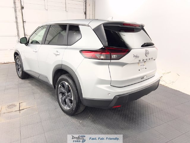 Used 2025 Nissan Rogue SV FWD image 5