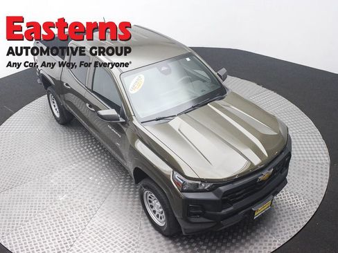 Used 2023 Chevrolet Colorado W/T RWD image 3