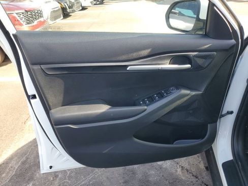 New 2025 Kia Seltos LX image 5