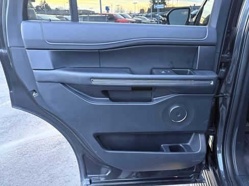 Certified 2024 Ford Expedition XLT image 35