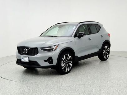 New 2026 Volvo XC40 B5 Ultra w/ Climate Package