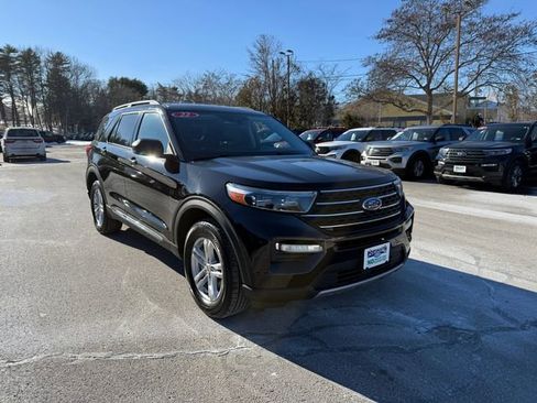 Used 2022 Ford Explorer XLT w/ Equipment Group 202A image 1