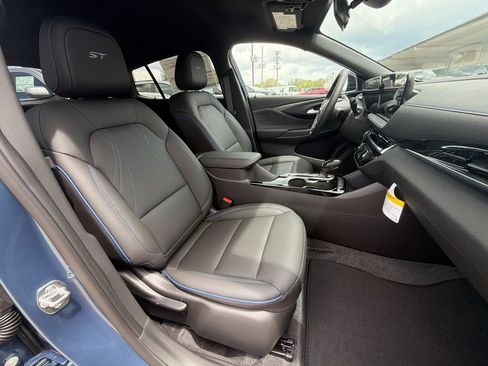 New 2026 Buick Envista Sport Touring w/ Convenience I Package FWD image 11