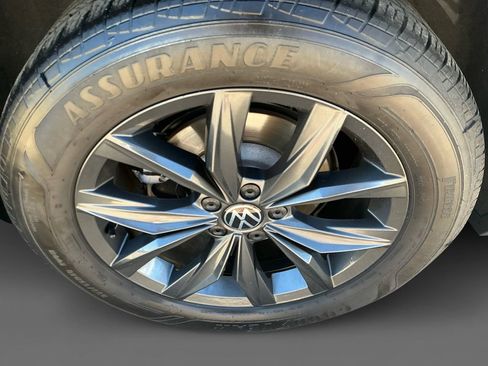 Used 2024 Volkswagen Tiguan SE AWD/4WD image 14